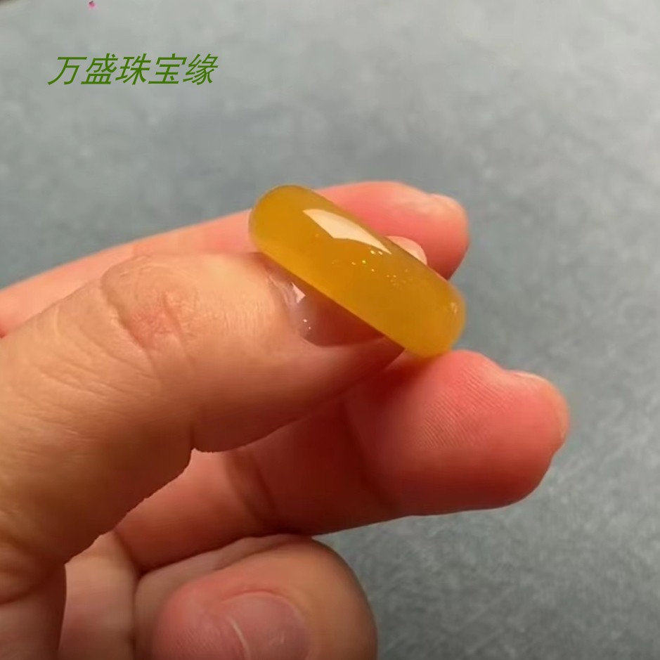缅甸冰糯种单色黄翡玉戒鸡油黄翡