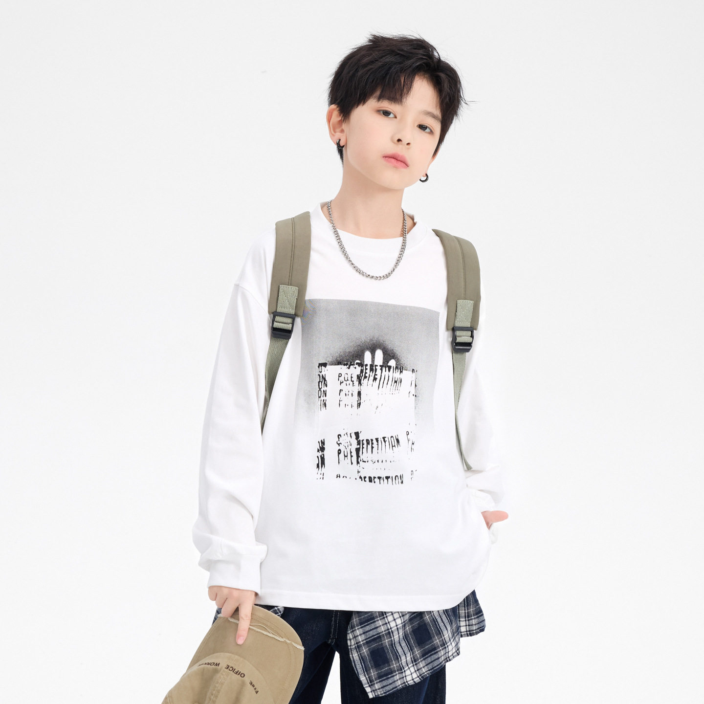 男童春装白色宽松运动卫衣潮帅2026新款儿童装春季街舞圆领上衣秋