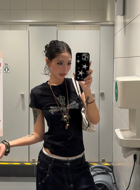 F383 美式复古十字印花正肩短袖T恤收腰修身内搭打底衫辣妹上衣女