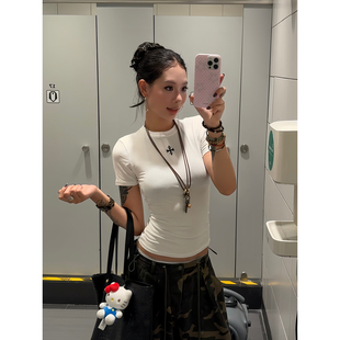 F383 美式十字收腰t恤女修身内搭打底衫复古辣妹正肩显瘦短袖上衣