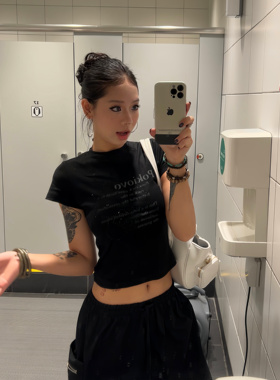 F383 2025夏季甜辣妹风烫钻修身短款T恤女美式正肩休闲短袖上衣潮