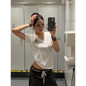 打底衫 F383 宽松休闲基础款 复古后背字母印花V领短袖 女 2026美式