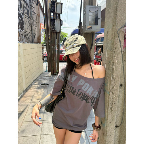 F383辣妹斜肩印花短袖T恤