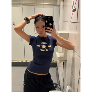 t恤女甜酷辣妹短款 复古紧身高级感正肩短袖 上衣ins 2025美式 F383