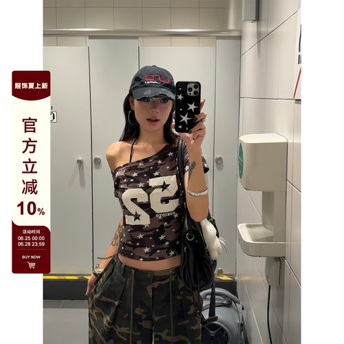 【F383】辣妹迷彩斜肩短款T恤