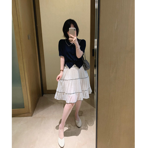 洋气蕾丝边松紧腰短裙