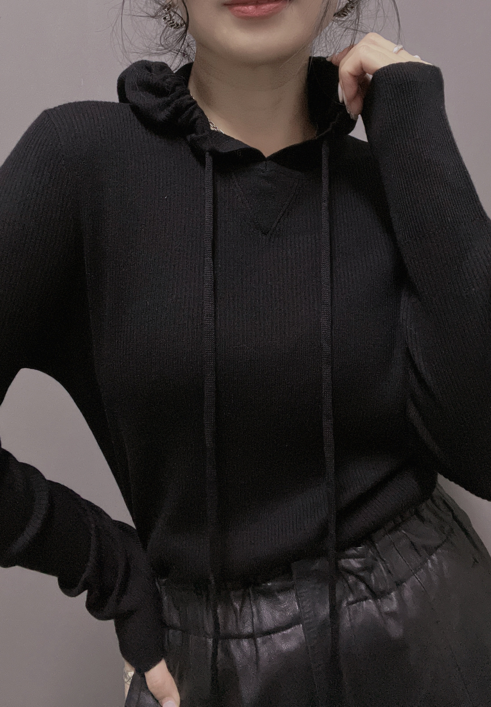 衣唯硕87069秋冬新款羊毛条纹连帽薄款毛衣宽松套头长袖针织衫女