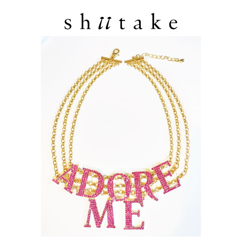 粉金色镶满钻字母链条项链