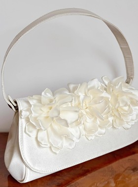 Shiitake 【吕颖ivy同款】白色/黑色三颗花朵缎面腋下包