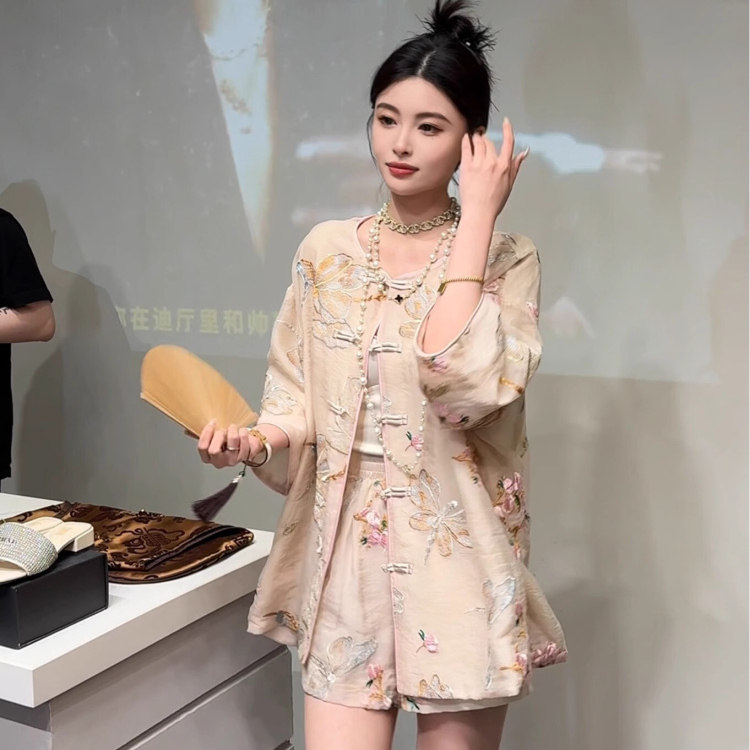 欧洲站2025新款新中式国风提花刺绣上衣套装女夏季阔腿短裤两件套