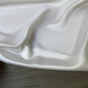 白色日本缎面三醋酸75%涤纶25%水波重绉垂坠抗皱时装 面料微挺亲肤