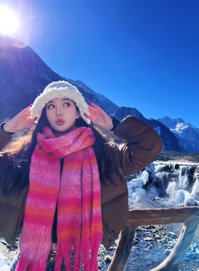 韩系玫红色马海毛条纹围巾女冬哈尔滨长白山旅游雪地穿搭亮色披肩