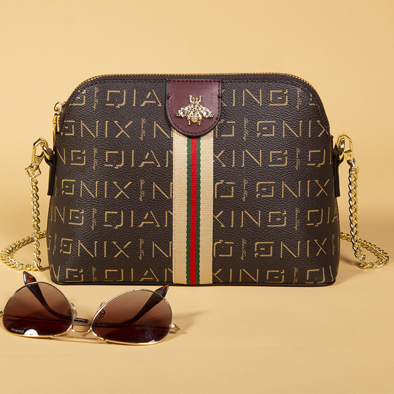 女包流行包包女包新款2020小包斜挎包时尚贝壳包女士单肩妈妈包潮