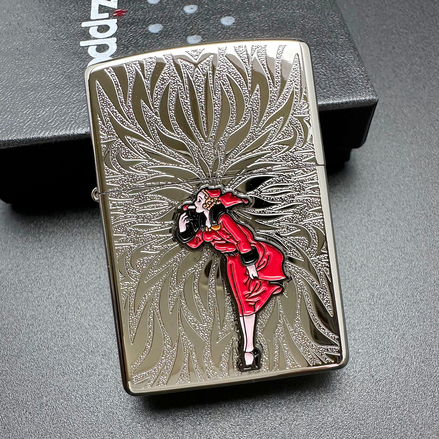 ZIPPO正品之宝打火机 日版原版常规 银色黑色玫瑰粉 贴章风中女郎