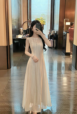 ONE ESTEE 2025夏季新款法式气质名媛高级感无袖连衣裙