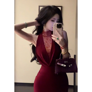 现货!性感风红色高领无袖连衣裙修身收腰蕾丝深V名媛气质礼服裙