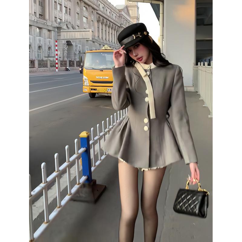 现货A字毛呢外套裙+短裤两件套