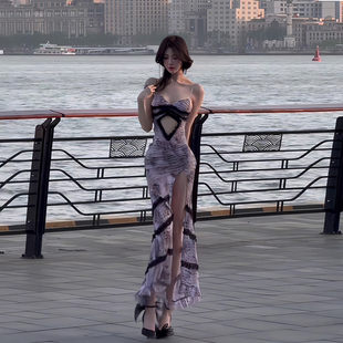 辣妹纯欲风泰兰德海边穿搭性感镂空高开衩吊带连衣裙度假沙滩裙