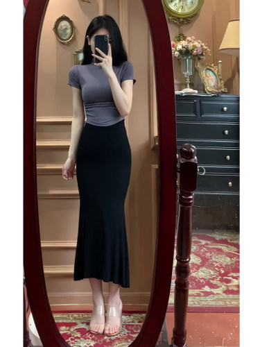 现货正肩简约T恤+高腰修身鱼尾裙