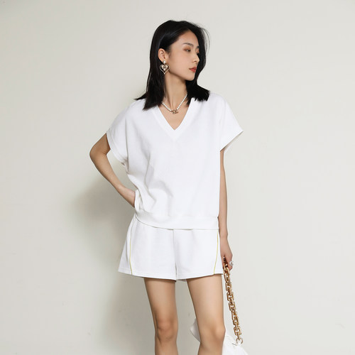 亲肤舒适2024年夏季V领上衣+套装