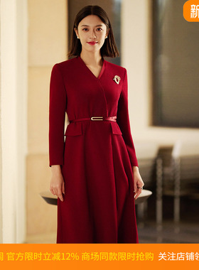 皮尔卡丹女新款酒红色V领长袖A字裙气质早春连衣裙P51004E5050T0