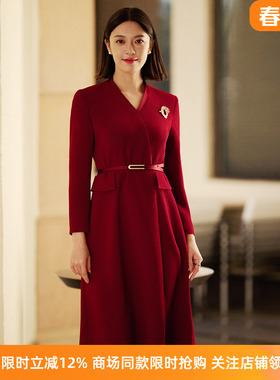 皮尔卡丹女新款酒红色V领长袖A字裙气质早春连衣裙P51004E5050T0