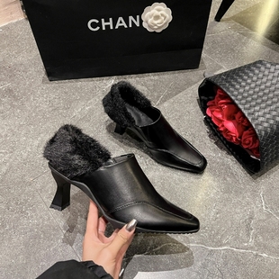 2024新款粗跟小方头单鞋女冬季百搭外穿小众单鞋高跟鞋