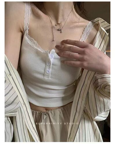 纯欲内搭灰色蕾丝小吊带