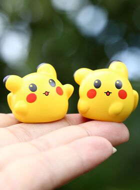 可爱卖萌黄色老鼠潮玩动物小摆件新品可爱动漫电老鼠树脂公仔玩偶