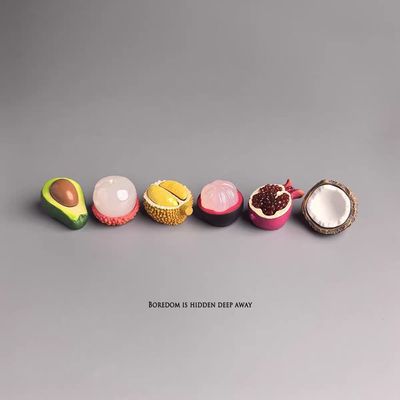 无聊了,摆几个拨开水果治愈系仿真小摆件电脑日式工位办公桌面