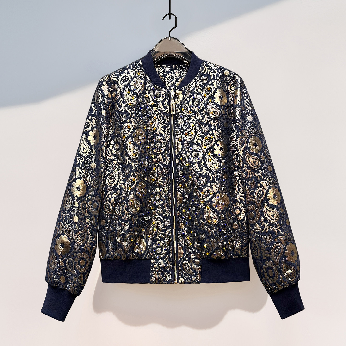 2026春季新款女装高级感提花烫金手工镶钻短外套时尚复古风棒球服,女装/女士精品,短外套,淘宝优惠券,粉丝福利购,淘宝优惠卷