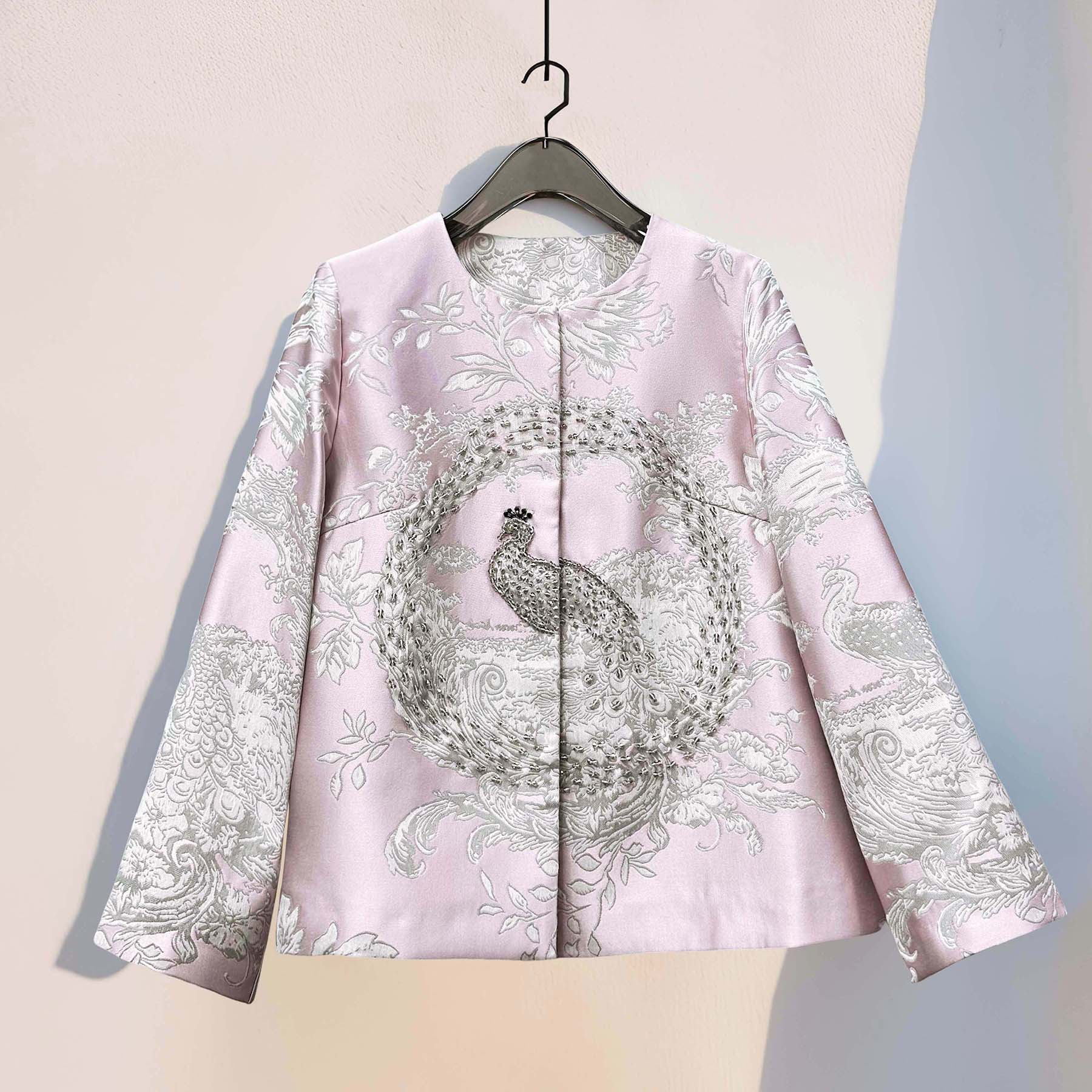 2026春季新款女装提花绸重工刺绣手工钉珠圆领长袖百搭国风短外套