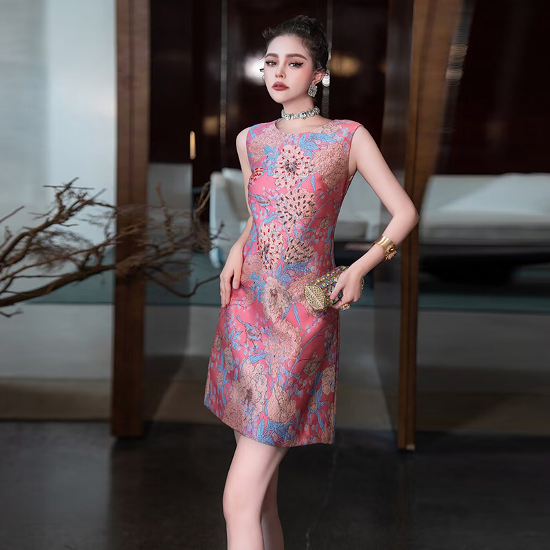 2025春夏新款女装提花重工钉珠烫金刺绣修身背心裙轻奢气质连衣裙