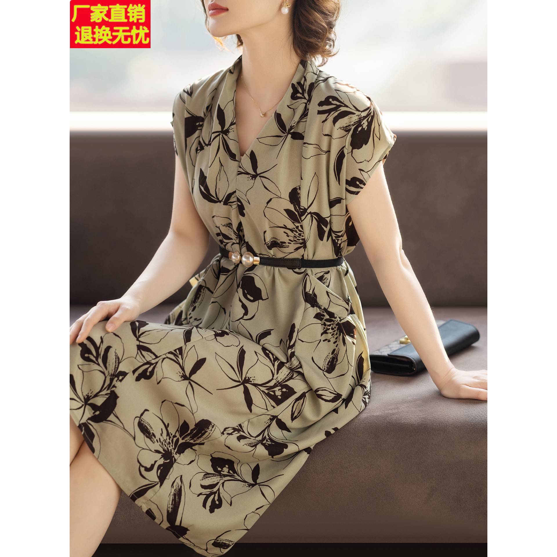 妈妈夏装连衣裙短袖2025新款洋气质时尚阔太太中老年女士裙子40岁
