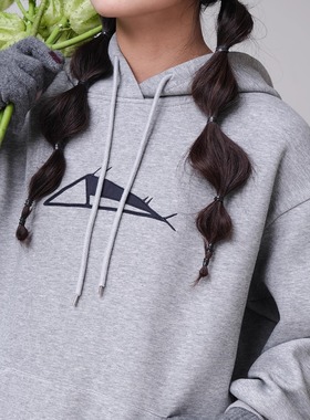 远家 鱼绣卫衣宽松连帽长袖系带百搭休闲口袋套头上衣冬新W-949限