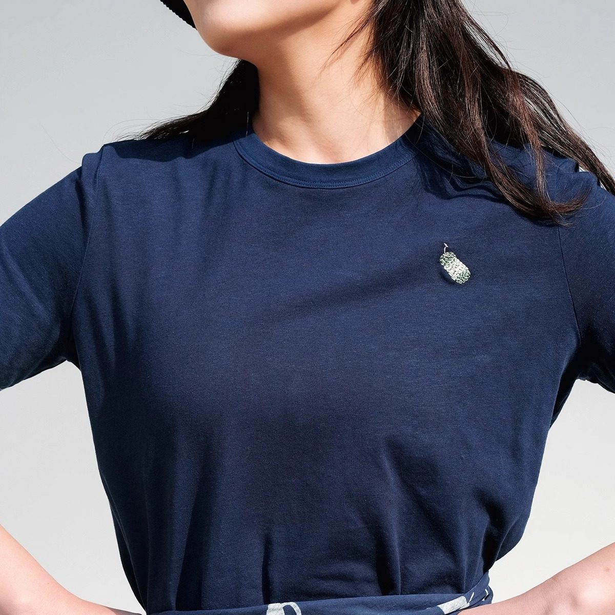 远家棉汉麻蓝染刺绣T恤