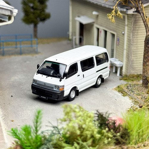 164丰田海狮合金汽车模型