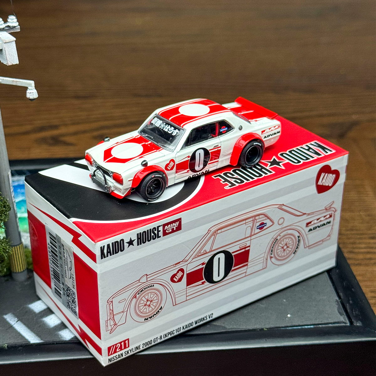 KAIDO  House+MINIGT 1:64 #211日产尼桑2000GT-R KPGC10合金车模
