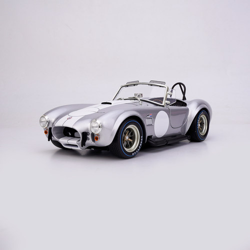 Kyosho谢尔比合金1：18汽车模型