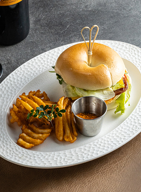 简约白色陶瓷盘耐高温家用烤箱盘烤鸡翅盘创意平盘青菜盘饭盘鱼盘