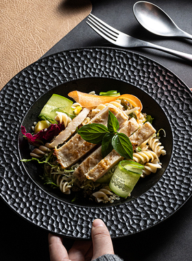 高级感黑色盘子轻奢陶瓷牛排西餐盘家用平盘浅盘餐具一人食意面盘