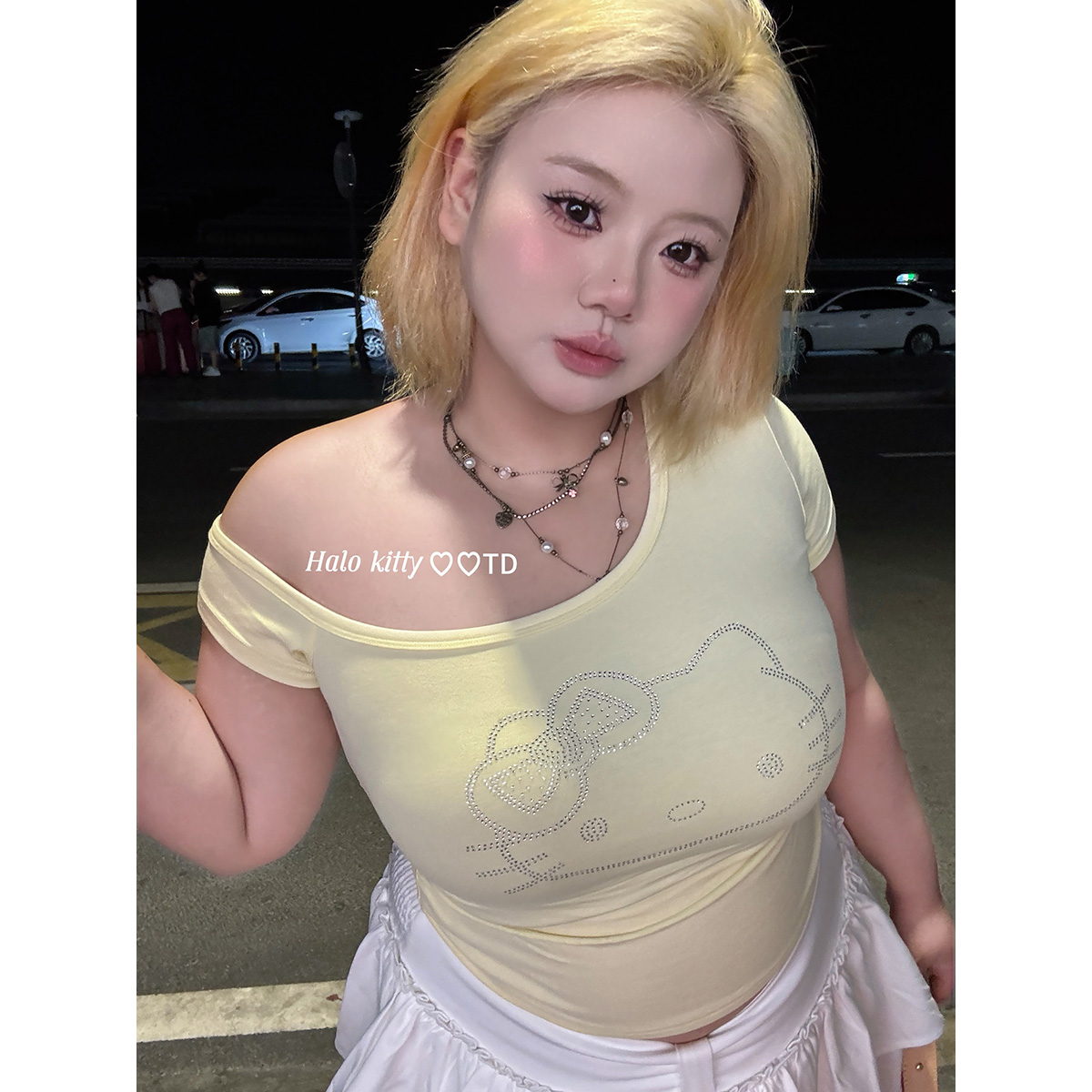 全球花【斜肩KT】大码辣妹风斜肩烫钻KT猫上衣修身显瘦短袖T恤女
