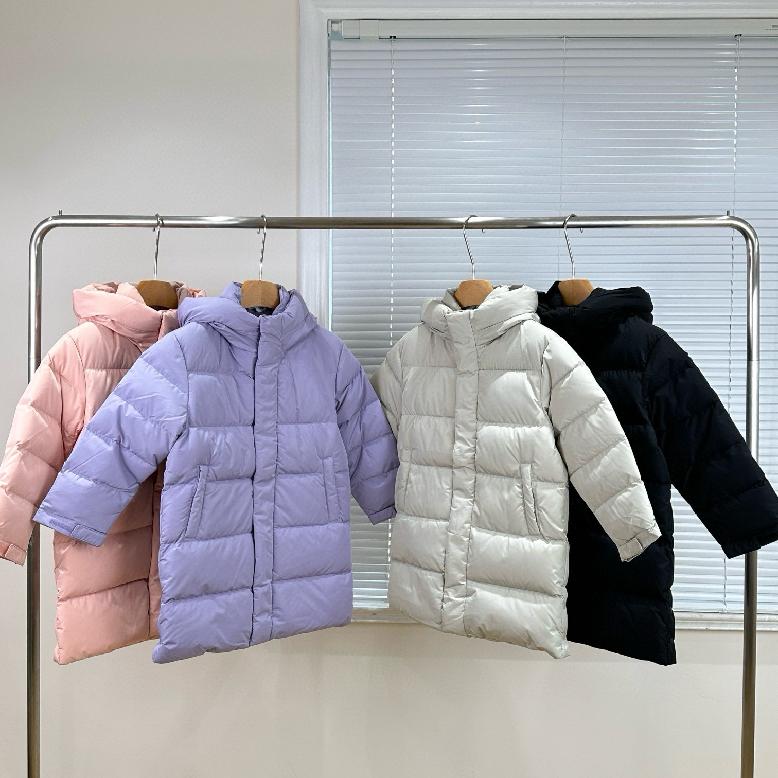 110306儿童羽绒服2025冬季新款男女童保暖连帽外套加厚中大童韩版