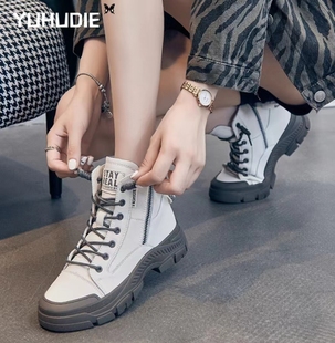 2025年新款 马丁靴女百搭薄款 短靴英伦风休闲真皮厚底春秋白色女靴