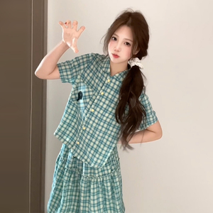 学院风绿色格子衬衫连衣裙子女2025新款爆款夏日绝美套装穿搭短裙