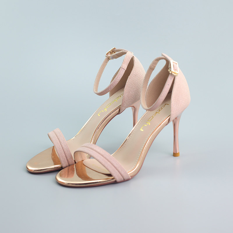 珂卡芙夏季新款女细高跟闪亮细闪一字扣带凉鞋露趾后包跟简约气质