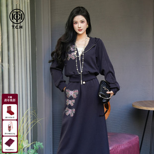 TCH私服烫钻休闲气质百搭连帽卫衣外套半身裙套装 女T75C07E1043