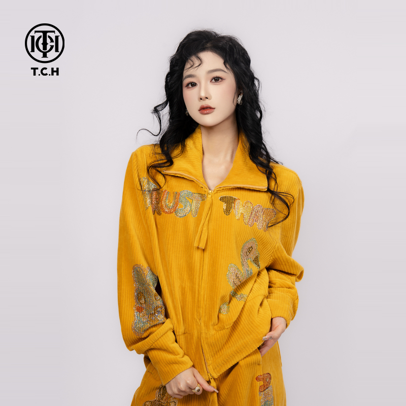 TCH私服卡通烫钻时尚减龄气质黄色外套休闲裤套装女T75D07E5002