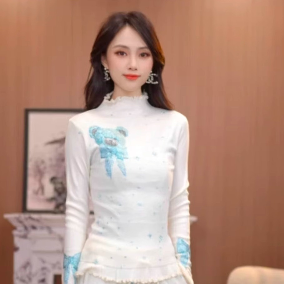 TCH时尚烫钻25秋冬米色气质百搭修身打底针织衫上衣女T75D09E1167