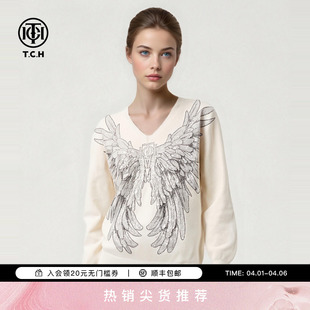 TCH冬季 女T75D09E1230 软糯亲肤大翅膀烫钻休闲百搭V领毛衣针织衫